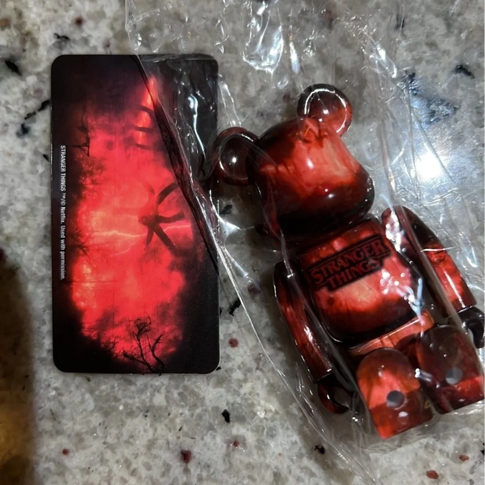 Stranger Things BearBrick - Picture 3 of 3